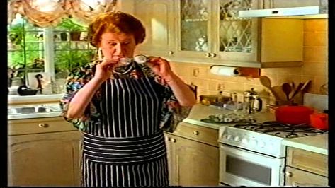 YouTube British Gas advert featuring Patricia Routledge as her character from the BBC sitcom Keeping Up Appearances. Patricia Routledge, Hyacinth Bucket, British Sitcoms, Keeping Up Appearances, Door Ideas, Bbc, Indoor Outdoor, Music