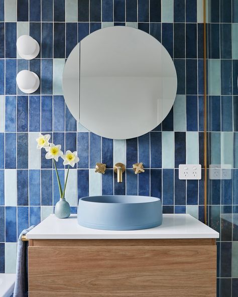 Blue hues. A timeless tone that can be bold or calming, blue is a popular choice for bathrooms. At Nood co we offer three blue tones in our range of 21 bespoke colour ways - Copan Blue, Powder Blue and Rowboat. Copan Blue - The darkest of our 3 blues, Copan Blue is an elegant and rich shade that can add depth and warmth while also pairing well with all-white bathroom suites and metallic fittings. Powder Blue - The lightest of our three shades, Powder Blue can create a calming mood whilst... Small White And Blue Bathroom, Blue Bathroom Ideas Decoration, Blue Bathroom Inspiration, Bathroom Tiles Blue, Blue Bathroom Remodel, Blue And White Bathroom Ideas, White Bathroom Ideas Modern, Small Coastal Bathroom Ideas, Bathroom Ideas Blue