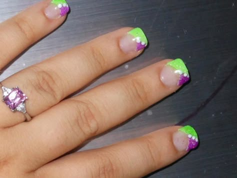 Purple And Green Gel Nails, Green And Purple Acrylic Nails, Purple And Lime Green Nails, Green And Purple Nails, Purple And Green Nails, Pedicure Design, Neon Nail Art Designs, Pedicure Designs Summer, Purple Gel Nails