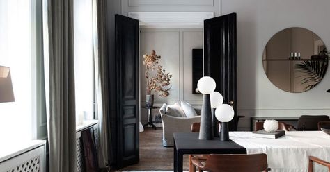 Inside a Sophisticated and Classically Beautiful Home that Defines the Concept of Livable Luxe Stockholm Apartment, Scandinavian Design Living Room, Old Apartments, Design Blogs, 아파트 인테리어, Living Room Scandinavian, Dining Areas, Dream Apartment, Elegant Home Decor