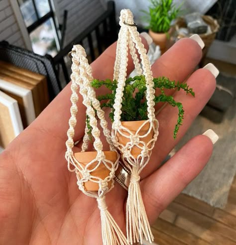 Macrame Square Knot, Macrame Colar, Makramee Diy, Small Macrame, Diy Macrame Plant Hanger, Mini Macrame, Macrame Hanger, Square Knot, Macrame Patterns Tutorials