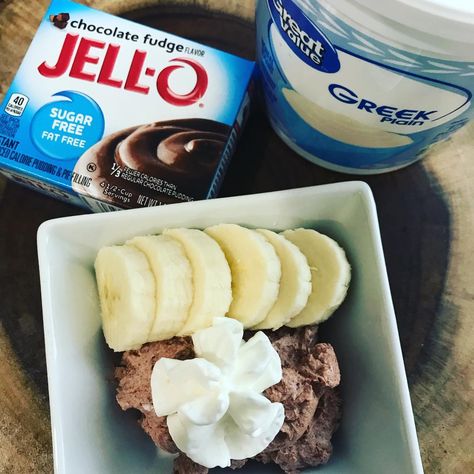 30 Likes, 6 Comments - A N N A in ND (@trackitlikeitshot_ww) on Instagram: “Final post today as the kitchens closing. I mixed about a half of a cup of the nonfat Greek yogurt…” Greek Yogurt And Chocolate Pudding, Ww Greek Yogurt Dessert, Weight Watcher Greek Yogurt Recipes, Greek Yogurt And Sf Pudding, Yogurt And Jello Pudding, Ww Pudding Desserts, Greek Yogurt Jello Pudding, Jello And Greek Yogurt Dessert, Greek Yogurt Sugar Free Pudding