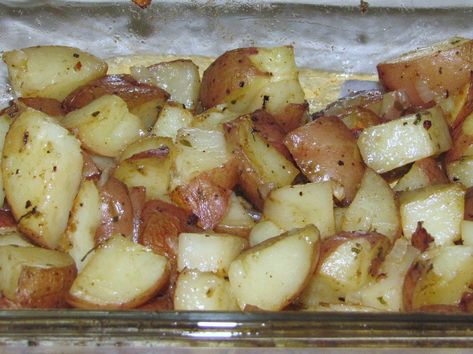 Roasted New Potatoes, Onion Soup Mix Recipe, Buttery Potatoes, Herb Roasted Potatoes, Lipton Onion Soup Mix, Onion Soup Recipes, New Potatoes, Potato Recipes Side Dishes, Loaf Recipes