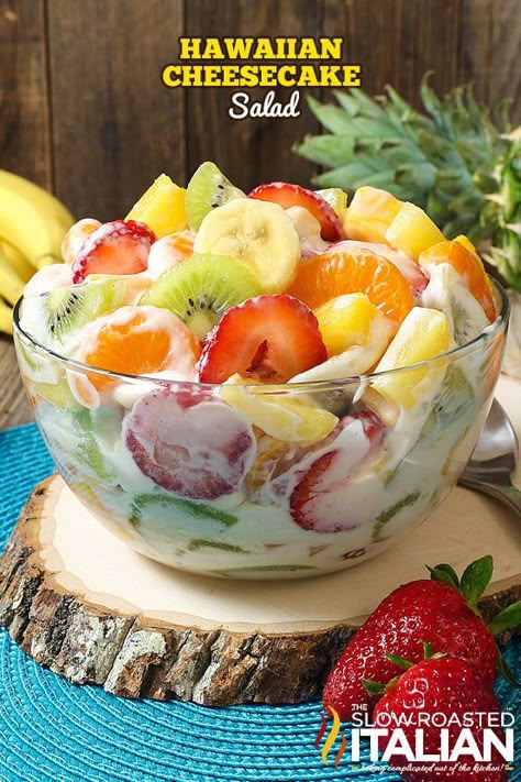 Hawaiian Cheesecake, Strawberry Banana Cheesecake Salad, Salad Coleslaw, Cheesecake Fruit Salad, Cheesecake Salad, Easy Fruit Salad Recipes, Masakan Malaysia, Banana Split Dessert, Fruit Salad Easy