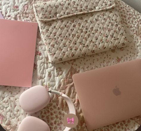 Laptop case , Airpods Max, Pink, School supplies, Flowers, Coquette, Apple, Pink school supplies, Aesthetic, Aesthetic School supplies, Bow, Quilt, Pink Quilt Bow Laptop Case, Coquette Macbook Case, Coquette Laptop Case, Coquette Ipad Case, Pink Macbook Aesthetic, Aesthetic Laptop Cover, Coquette School Supplies, Coquette Macbook, Airpods Max Pink