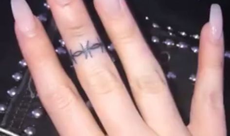 Finger Tattoos Barbed Wire, Small Barb Wire Tattoo, Barb Wire Finger Tattoo, Barbwire Finger Tattoo, Dainty Barbed Wire Tattoo, Barbed Wire Finger Tattoo, Barbed Wire Hand Tattoo, Barbed Wire Ring Tattoo, Barbed Wire Tattoo