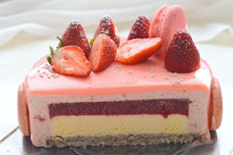 Strawberry White Chocolate Mousse Cake(Flourless/Gluten free)草莓之恋 – Hello Sweet Dessert Strawberry Mouse Cake, Jelly Desert, White Chocolate Mousse Cake, Mouse Chocolate, Strawberry Mousse Cake, Mini Mousse, Strawberry White Chocolate, Mirror Glaze Cake Recipes, Fancy Desserts Recipes