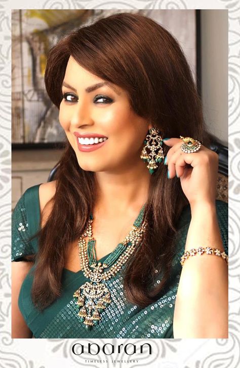 Actress Mahima Chaudhry looks alluring wearing stunning uncut diamond Jewellery from the House of Abaran for an event. Mahima Chaudhary, Mahima Chaudhry, Filmfare Award, Uncut Diamond, Fancy Sarees, The 1990s, Diamond Jewellery, Bollywood Fashion, Diamond Jewelry