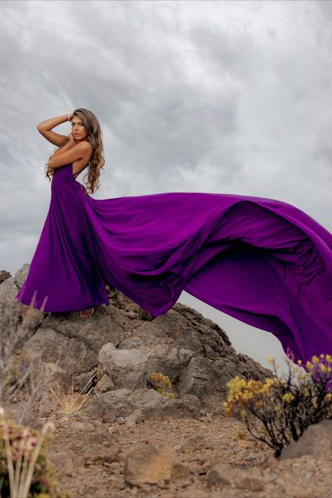 Flowing Dress Photography, Moab Photoshoot, Long Flowy Dress Photoshoot, Dress Photo Poses, Flying Clothes, Flowy Dress Photoshoot, Desert Photoshoot Ideas, Las Vegas Dress, Portfolio Photoshoot