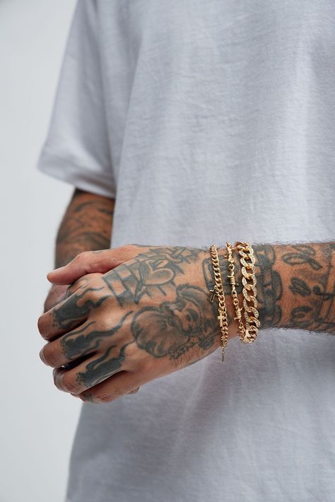 . Perfect for any occasion, this set features a stylish bracelet with a matching necklace. #mensjewelry #mensfashion #mensaccessories #giftideas Men’s Ring Aesthetic, Men Wrist Accessories, Man Jewelry Aesthetic, Gold Accessories Men, Men Accessories Aesthetic, Men’s Jewelry, Mens Jewelry Aesthetic, Iced Chain, Gold Bracelet Men