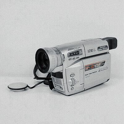 Disposable Film Camera, Sony Handycam, Illustrative Art, Retro Gadgets, Digital Video Camera, Personal Aesthetic, Film Cameras, Vintage Cameras, Video Camera