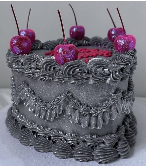 Vintage Birthday Cake, Vintage Birthday Cakes, Silver Icing, Icing Cake, Vintage Cakes, Glitter Cake, 25th Birthday, Vintage Birthday, Vintage Cake