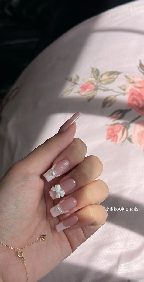 Nail Inspo With Gems, Shifting Wardrobe, Princess Nails, Lash Tint, Simple Gel Nails, Girly Acrylic Nails, Soft Nails, Acrylic Nails Coffin Short, Star Nails