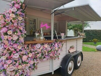 Horse Box Trailer Conversion, Catering Trailer Ideas, Mobile Salon Trailers, Bar Trailer Mobile, Beer Trailer, Mobile Bar Trailer, Horse Trailer Conversion, Mobil Bar, Horse Trailer Bar