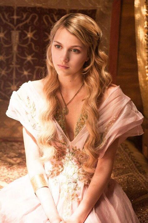 Nell Tiger Free- Myrcella Baratheon Dress, Myrcella Lannister, Game Of Thrones Dresses, Myrcella Baratheon, Nell Tiger Free, Game Of Thrones Outfits, Game Of Thrones Costumes, Game Of Thrones Tv, Oh My Goddess