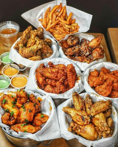 Food Goals, Food Platters, Fried Food, Food Obsession, Cafe Food, Types Of Food, Interesting Food Recipes, Pretty Food, Food Cravings