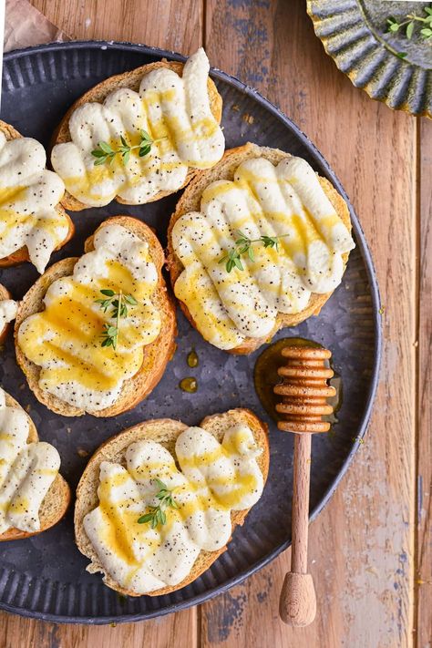 Ricotta Crostini, Impressive Appetizers, Ricotta Toast, Whipped Ricotta, Dinner Party Summer, Toasted Bread, Party Food Platters, Summer Cooking, Italian Dinner