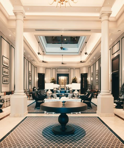 Colonial Luxury Interior, Hotel Foyer Design Entrance, Colonial Hotel Design, Hotel Lobby Design Luxury Classic, Classic Hotel Lobby, Grand Hotel Lobby, Hotel Interior Bedroom, Hotel Lobby Reception, Western Luxury