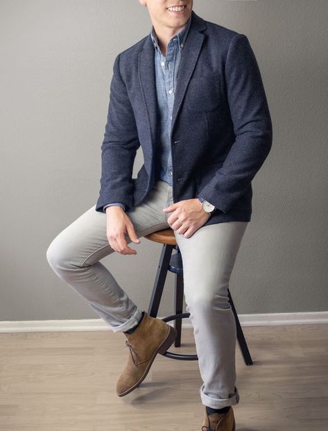 tweed sport coat with chambray shirt gray jeans and suede chukka boots Chukka Boots Men Outfit, Mens Sport Coat Outfit, Chukka Boots Outfit, Sport Coat Outfit, Fall Lunch, Coat Outfit Ideas, Boots Men Outfit, Outfit Sport, Tweed Sport Coat