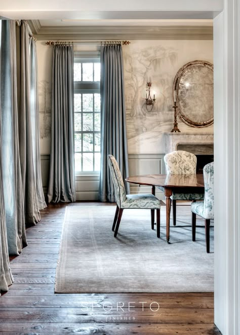 French Country Interiors, French Country Dining Room, Country Interior Design, Dining Room Curtains, Dining Room Wallpaper, Country Dining Rooms, French Country Dining, French Country Living Room, Country Decorating