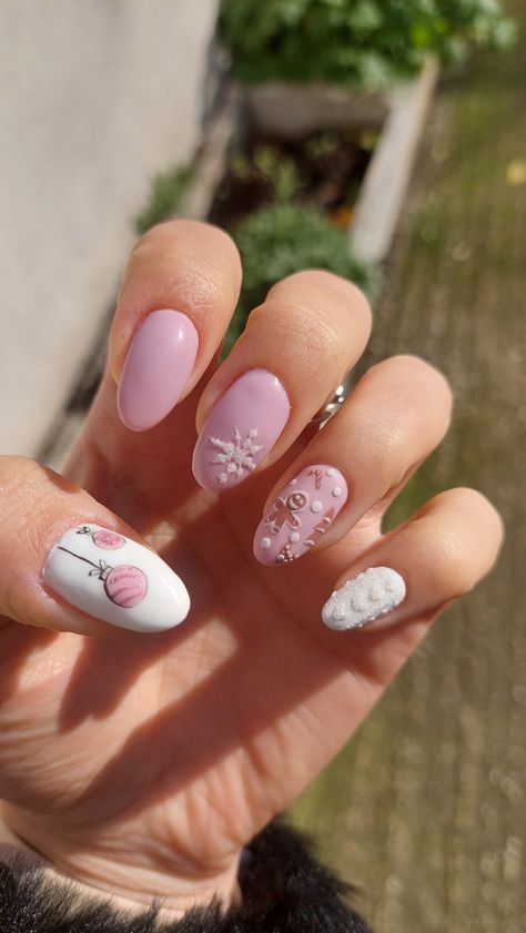 Simple Christmas Nail Art Designs, Christmas Nails Gingerbread Man Pink, Pink Christmas Nails Gingerbread, Pink Nutcracker Nails, Christmas Nail Art Pink, Christmas Nail Pink, Sugarplum Fairy Nails, Gingerbread Nails Pink, Ugly Sweater Nails