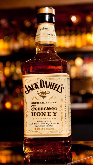 Jack Daniels Wallpaper, Jack Daniels Honey Whiskey, Jack Daniels Honey, Honey Whiskey, Jack Daniels Bottle, Jack Daniel's Tennessee Whiskey, Iphone Wallpaper 4k, Whiskey Girl, Home Brewing Beer