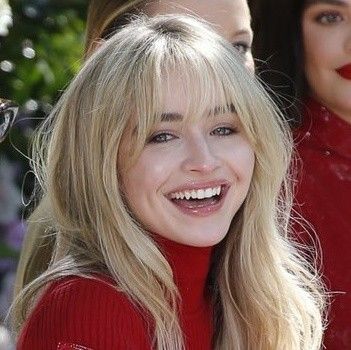 Selena Gomez Aesthetic, Blonde Fringe, Aesthetic Curly Hair, Blonde Bangs, Peinados Fáciles Para Cabello Corto, Long Hair With Bangs, Fashion Aesthetics, Hair Inspo Color, Dream Hair