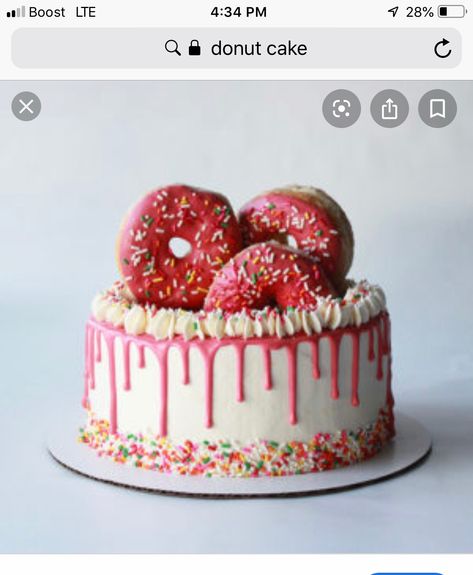 Dessert Auction, Donut Birthday Cake, Super Torte, Doughnut Party, Donut Themed Birthday Party, Thematic Cake, Donut Cake, Birthday Donuts, Donut Birthday Parties