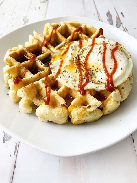 Spicy Syrup, Cheddar Waffles, Cornmeal Waffles, Savory Waffles, Jalapeno Cheddar, Bacon Cheddar, Frozen Corn, Waffle Iron, Waffle Recipes