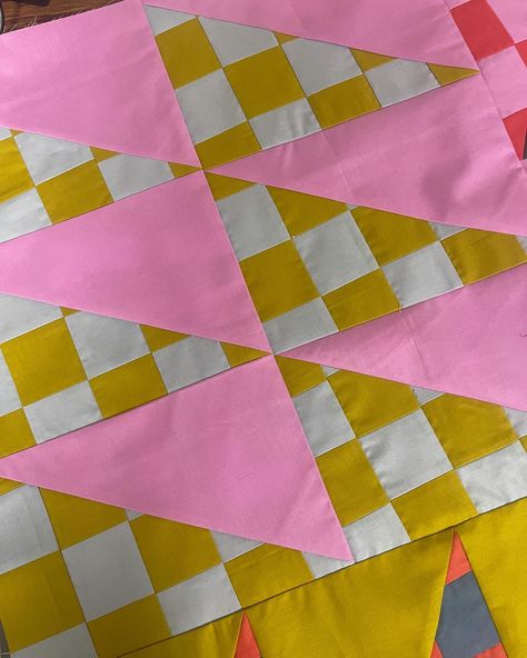 The quilt top is almost complete, just time to choose the colors for the border of this #HalfDozenQuilt. I’ve been wanting to make a checkered HRT quilt and am thrilled to be testing it out in the #QuiltConFabricChallenge2025! #QuiltCon #QuiltConFabricChallenge #ModernQuilt #RubyandBeeFabric #RubyAndBeeSolids #HandMade #GetzMade #GetzMadeCo #GetzMadePatterns Checker Quilt Pattern, Checkered Quilt Pattern, Looper Quilt, Checkered Quilt, Checkerboard Quilt, Charm Pack Quilt, Improv Quilting, Quilt Coat, Quilt Block Tutorial