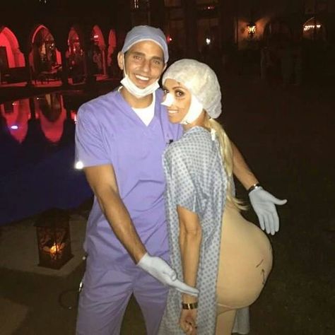 The Hottest Halloween Costume Ideas For 2018 #halloweencostumeideas #halloween2018 #halloweencostumes #halloween Celebrity Couple Costumes, Halloween Costume Couple, Halloween Costumes Diy Couples, Funny Couple Costumes, Funny Couple Halloween Costumes, Halloween Parejas, Diy Couples Costumes, Costumes Funny, Best Celebrity Halloween Costumes