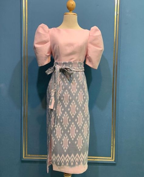 Modern Filipiniana Gown, Model Dress Batik, Modern Filipiniana Dress, Batik Dress Modern, Thai Silk Dresses, Kebaya Modern Dress, Batik Kombinasi, Filipiniana Dress, Batik Modern