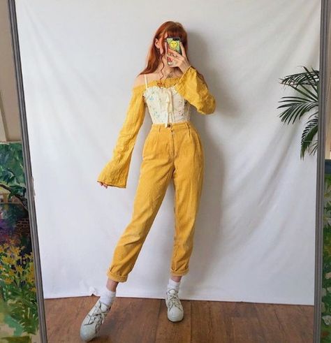 Mathilda Mai, I Need Her, Cottagecore Outfits, 70s Outfits, Earthy Outfits, Fashion Grunge, Style Instagram, Yellow Outfit, Instagram Outfits