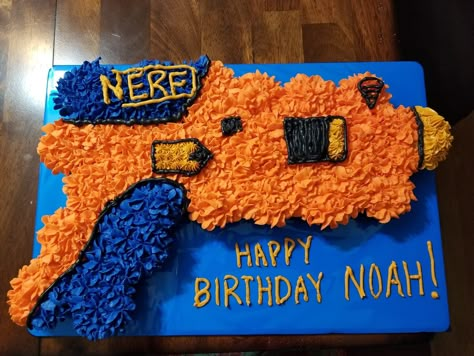 Nerf birthday cupcakes 7th Birthday Ideas For Boys, Boys Nerf Birthday Party, Nerf Birthday Party Ideas Cake, Nerf Cakes For Boys, Nerf Cake Ideas, Nerf Cupcakes, Nerf Birthday Cake, Nerf Birthday Party Ideas, Nerf Cake