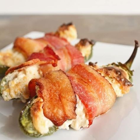 Jalapeno Poppers Bacon Wrapped, Grilled Bacon Wrapped Asparagus, Healthy Bacon Recipes, Bacon Recipes Breakfast, Grilled Crab, Easy Bacon Recipes, Bacon Recipes For Dinner, Bacon Recipes Appetizers, Stuffed Jalapeno