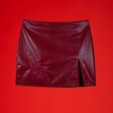 ❤️Red Leather Skirt❤️ *Size: M *Waist: 14” *Hip:... - Depop Red Fitted Mini Skirt For Alternative Fashion, Retro Red Mini Skirt For Summer, Red Leather Skirt Outfit, Dark Red Skirt, Red Mini Skirt For Alternative Fashion, Grunge Closet, Guts Outfit, Red Retro Mini Skirt Skort, Retro Red Mini Skirt