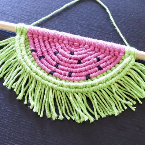 Summer Macrame Ideas, Watermelon Macrame, Macrame Strawberry, Macrame Flamingo Diy, Farm Macrame, Macrame Ladybug, Berry Knot Macrame Wall Hanging, Macrame Circle, Rope Diy