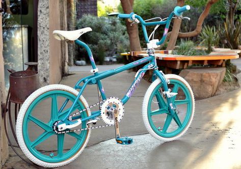 1987 GT Pro Freestyle Tour Team Model - BMXmuseum.com Skyway Bmx, Haro Bikes, Haro Bmx, Bike Freestyle, Gt Bicycles, Gt Bikes, Gt Bmx, Bmx Street, Vintage Mountain Bike