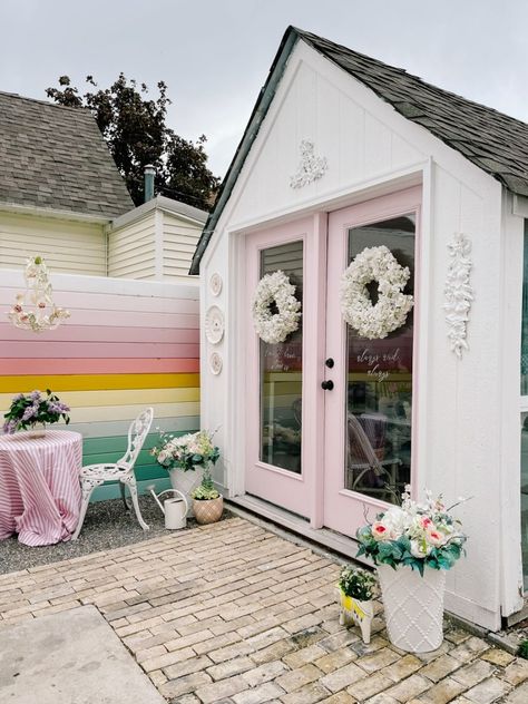 She Shed Small Business, Lash Studio Shed, She Shed For Small Business, Business Shed Ideas, Boutique Shed, She Shed Beauty Salon Ideas, Salon She Shed, She Shed Porch Ideas, Small Business Shed Ideas