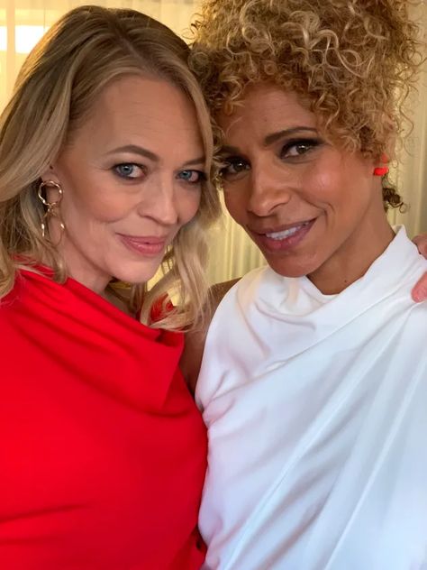 Jeri Ryan & Michelle Hurd - Star Trek: Picard - TV Fanatic Michelle Hurd, Biracial Women, Star Trek Picard, Captain Picard, Jeri Ryan, Hawaii Five O, I Miss U, Female Actresses, Famous Celebrities