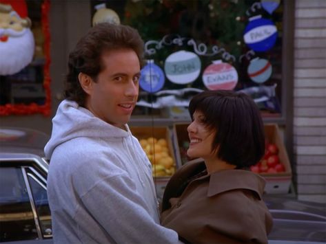 Seinfeld Christmas, Super Bowl Tickets, Elaine Benes, Holiday Jokes, Seasonal Jobs, Dog Medicine, George Costanza, Christmas Episodes, Best Christmas Movies