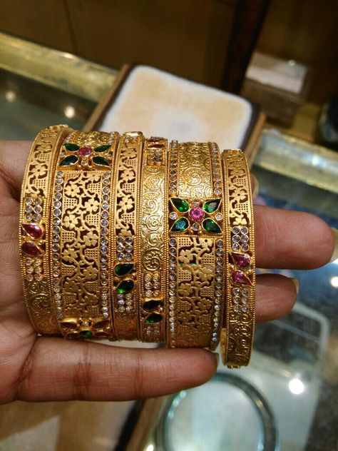 Latest Gold Bangles design..rathod jwellers Bangel Design Gold Latest, Gold Chudi Designs Latest, Gold Bangals Design Latest, Gold Bangles Design Unique Latest, Gold Bangles Design Daily Wear Latest, Latest Gold Bangles, Plain Gold Bangles, Gold Jewelry Prom, Antique Gold Earrings