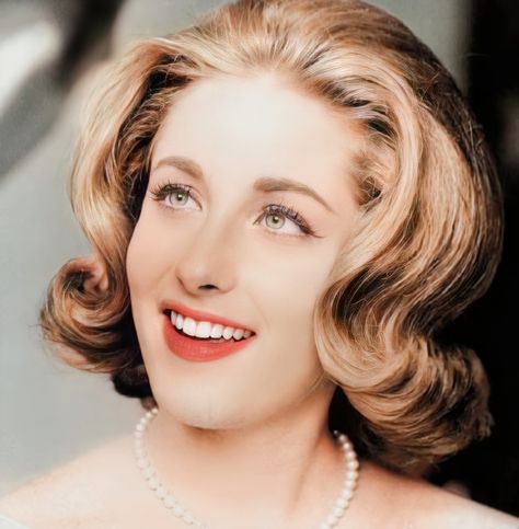 Leslie Gore, Lesley Gore, 60s Women, Celebrities Then And Now, Hair Png, Old Hollywood Glamour, Singer Songwriter, Pretty Woman, Songwriting