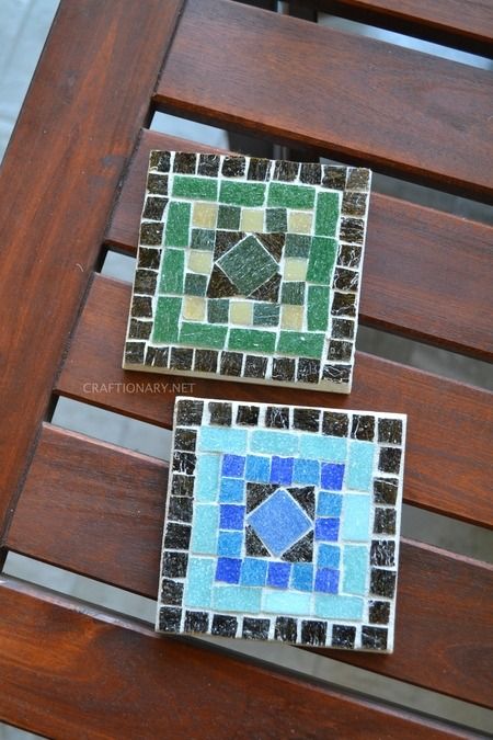 Make these beautiful grey and rose gold geometric mosaic coasters with instructions and tips from an experienced mosaic artist of Toronto. Diy Mosaic Projects, Family Craft Ideas, Pebble Art Ideas, Grey And Rose, Mosaic Coasters, Rock Projects, Class Art Projects, Beaded Ideas, Garden Balls