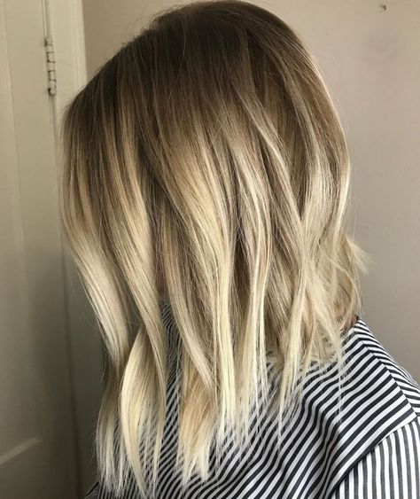 Extra Long Blonde Choppy Bob Aline Haircuts, A Line Hair, Long Bob Cuts, Aline Bob, A Line Haircut, Textured Lob, Inverted Long Bob, A Line Bob, Inverted Bob Haircuts