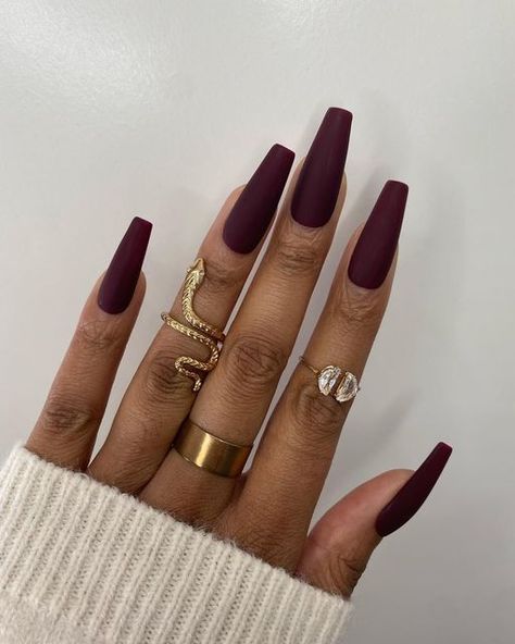 Exploring the Latest Matte Nail Colors for Winter 2023-2024 22 Ideas Balerina Fall Nails, Fall Matte Nails Colors Shades, Burgandy Fall Nails 2022, Wine Nails Matte, Cappuccino Nails Color, Matte November Nails, Shiny Fall Nails, Matte Nails Burgundy, Matte Plum Nails