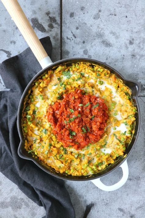 Recept: Indiase dahl curry met linzen en kokos - Jaimy's Kitchen Dahl Curry, Paneer Biryani, Vegan Recepies, Savory Vegan, Healthy Foodie, Food Crafts, Delicious Healthy Recipes, Savoury Food, Indian Food