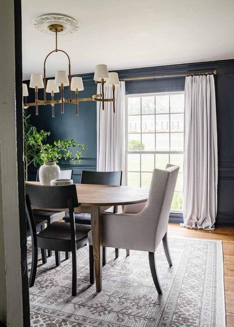 Dark Color Dining Room Ideas, Dining Room With Two Chandeliers, Pop Of Color Dining Room, Dark Painted Dining Room, Dining Room Decor Tables, Dining Room Design Wallpaper, Dark Walls Dining Room, Dining Room Dark Walls, Dining Room With Dark Table