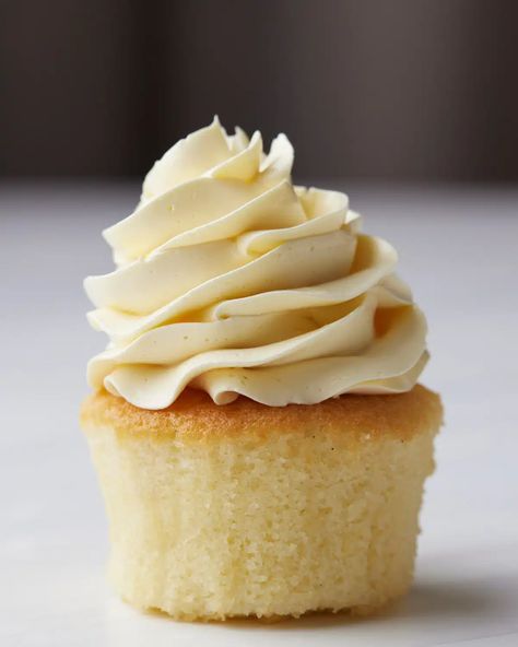 French Buttercream Frosting, French Buttercream, French Vanilla Cake, Italian Meringue, Buttercream Filling, Vanilla Buttercream, French Vanilla, Frosting Recipes, Buttercream Frosting