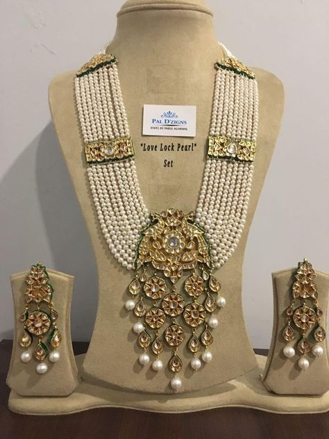 Jadau Jewellery, Rajputi Jewellery, Kundan Jewellery Bridal, Indian Jewelry Earrings, Jewelry Set Design, Pearl Necklace Designs, Kundan Jewelry, Jewellery Bridal, Bridal Jewelry Collection